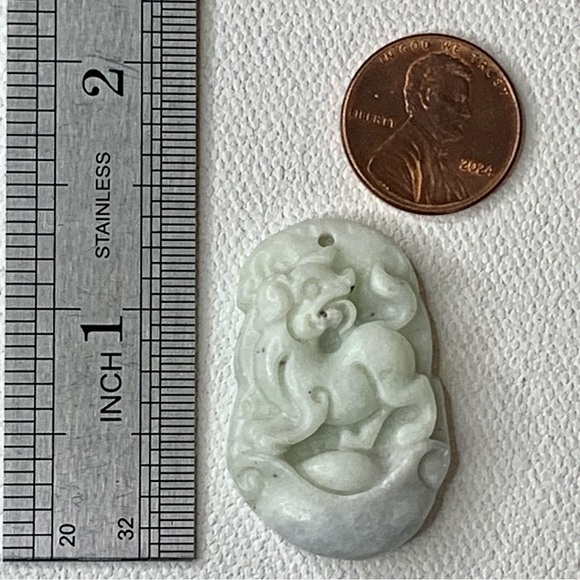 Chinese Zodiac Jade Dog Pendant Mythical Beast Amulet Auspicious Lucky Animal - Picture 8 of 9